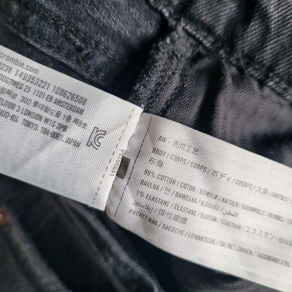 Abercrombie & Fitch The 90s Relaxed Cutoff Short High Rise Black Denim Size 27 - Picture 3 of 7